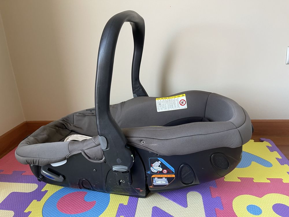Carrinho + ovo/alcofa Jané COM ISOFIX