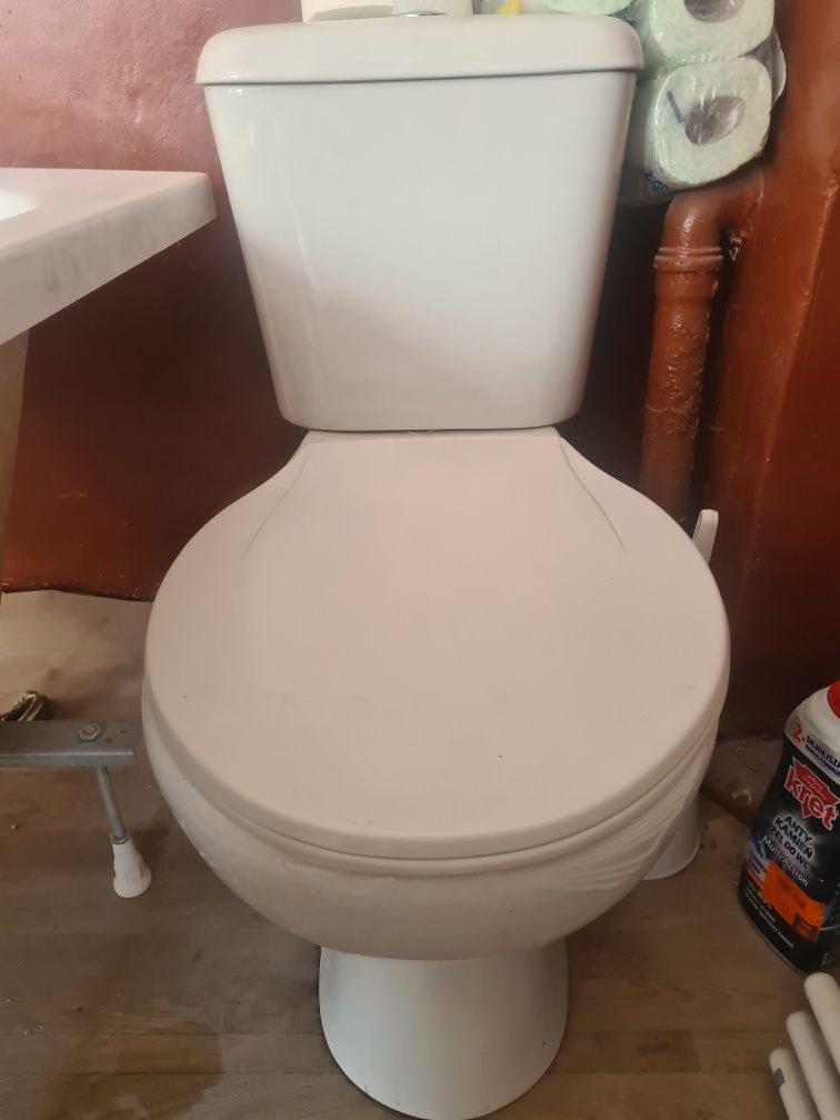 Bojler50l.Wanna140x70.Wc wolnostojace.