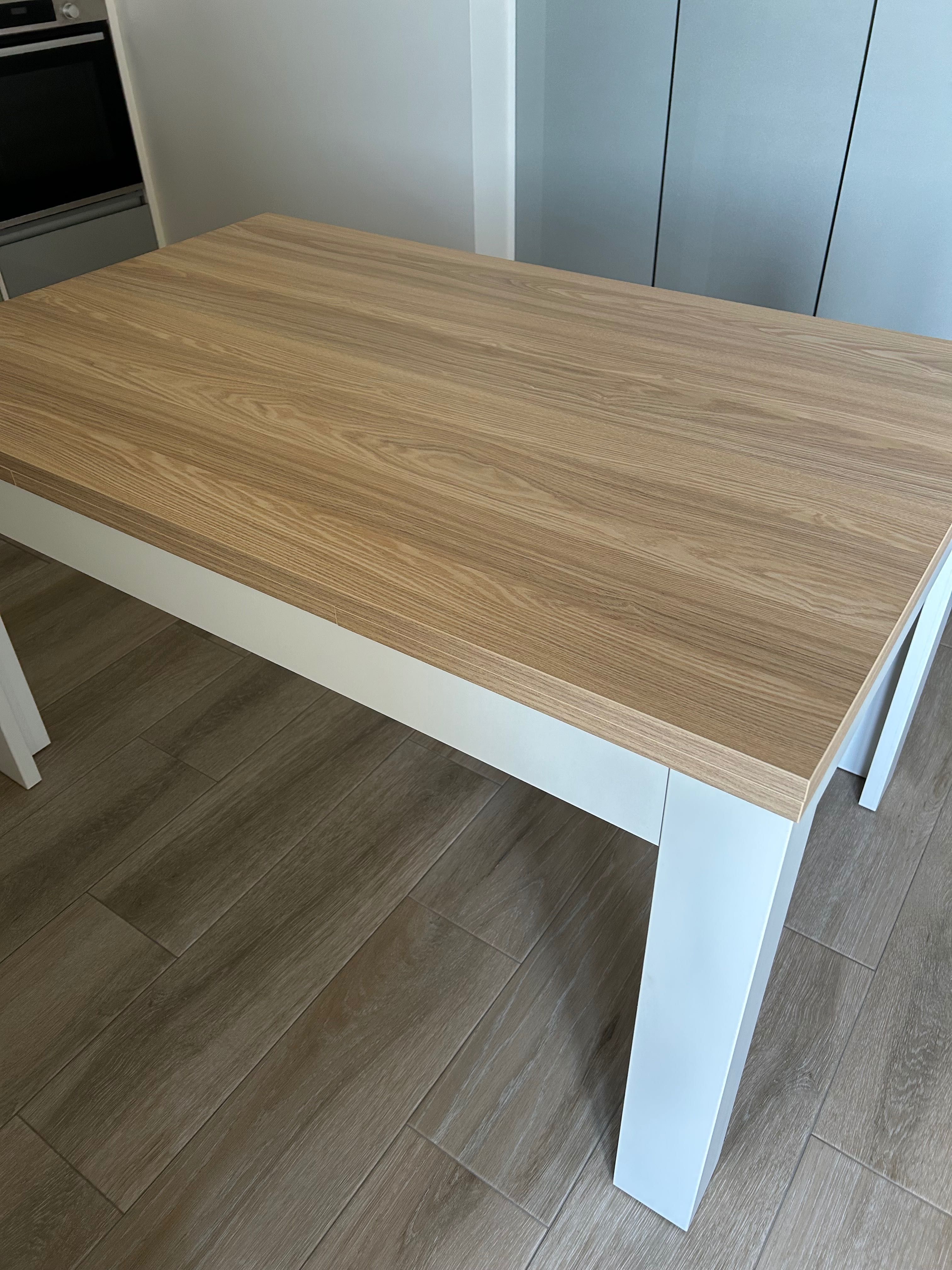Mesa de Madeira Clara Extensível