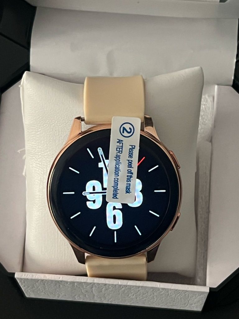 Smartwatch Active 2 – Styl i funkcjonalność + Prezent breloczek