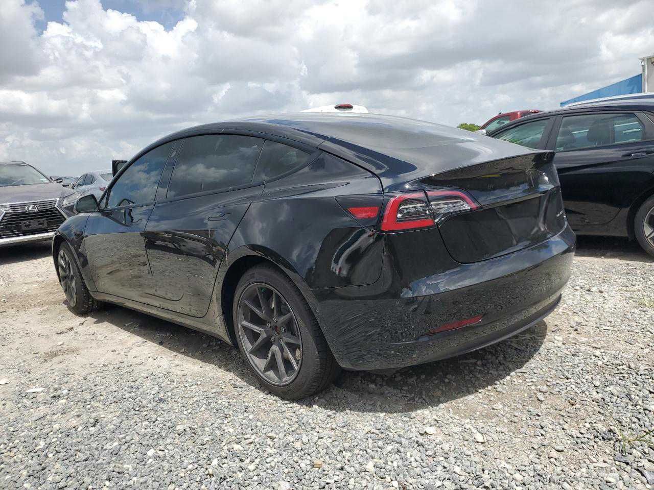 Tesla Model 3, 2021 року • Чорна • Львів