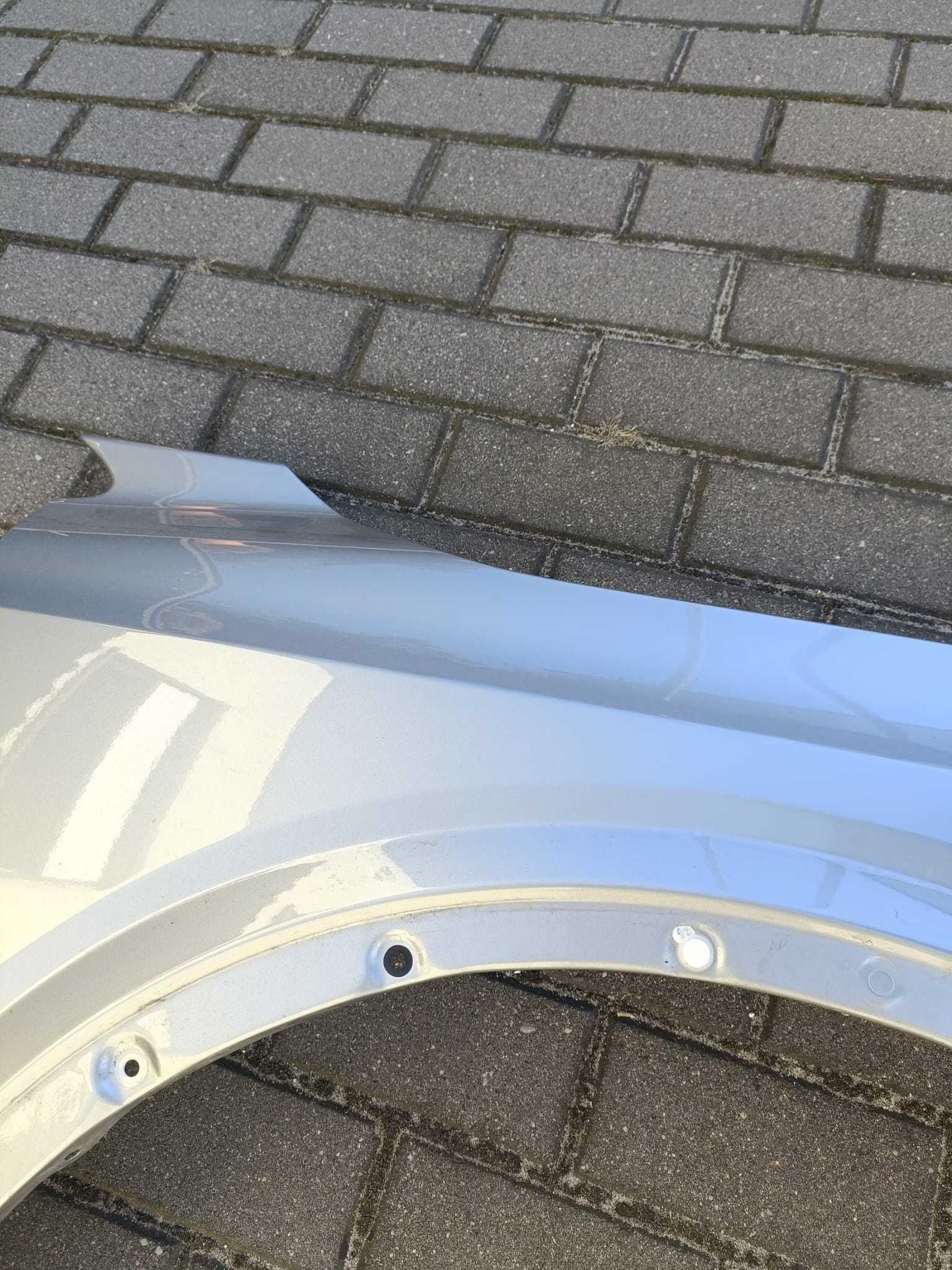 Błotnik Prawy Nissan Qashqai 2023 - Stan IGŁA.