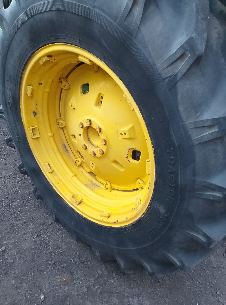 Koła tył John Deere 18,4 r38