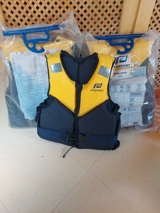 3 marine life jackets