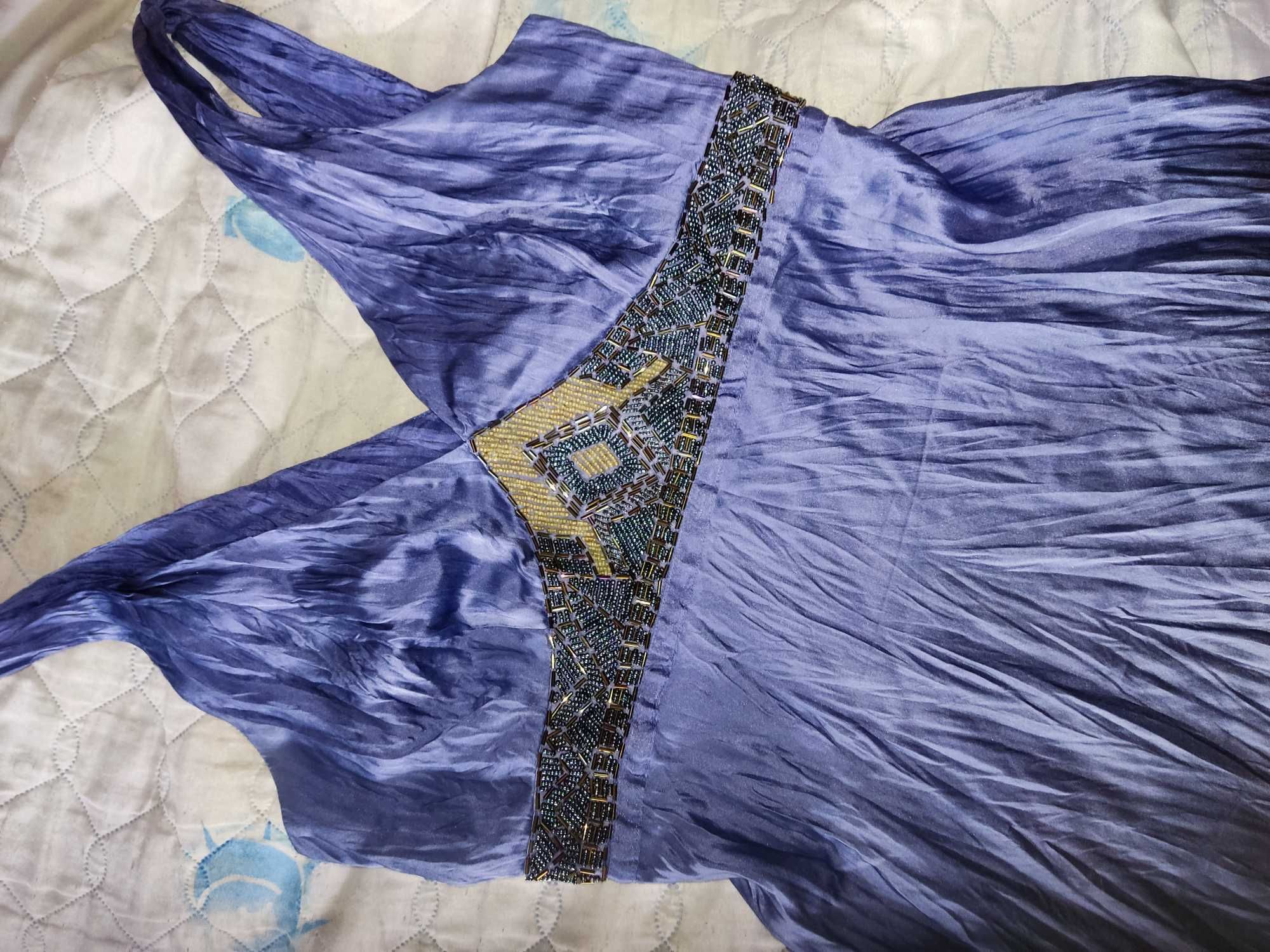 Сукня плаття святкове р. 12, з вишивкою бісером, шовк