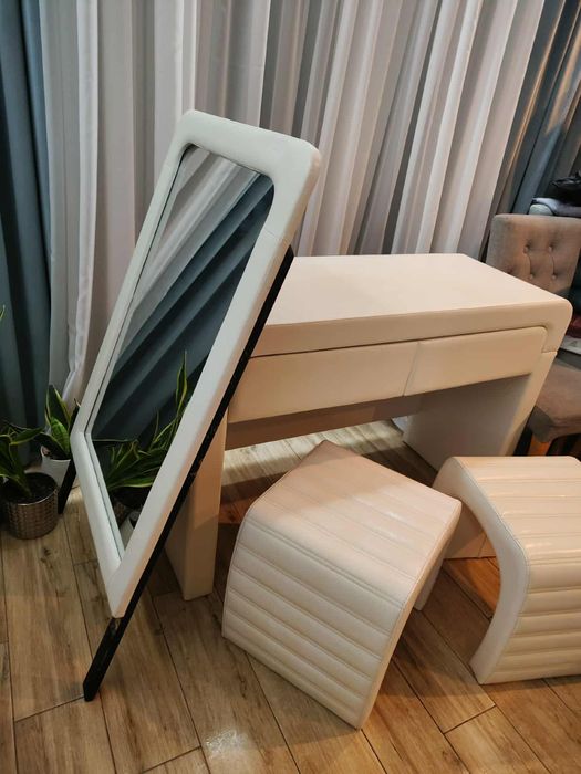 Toaletka biała skóra Glamour signal kpl