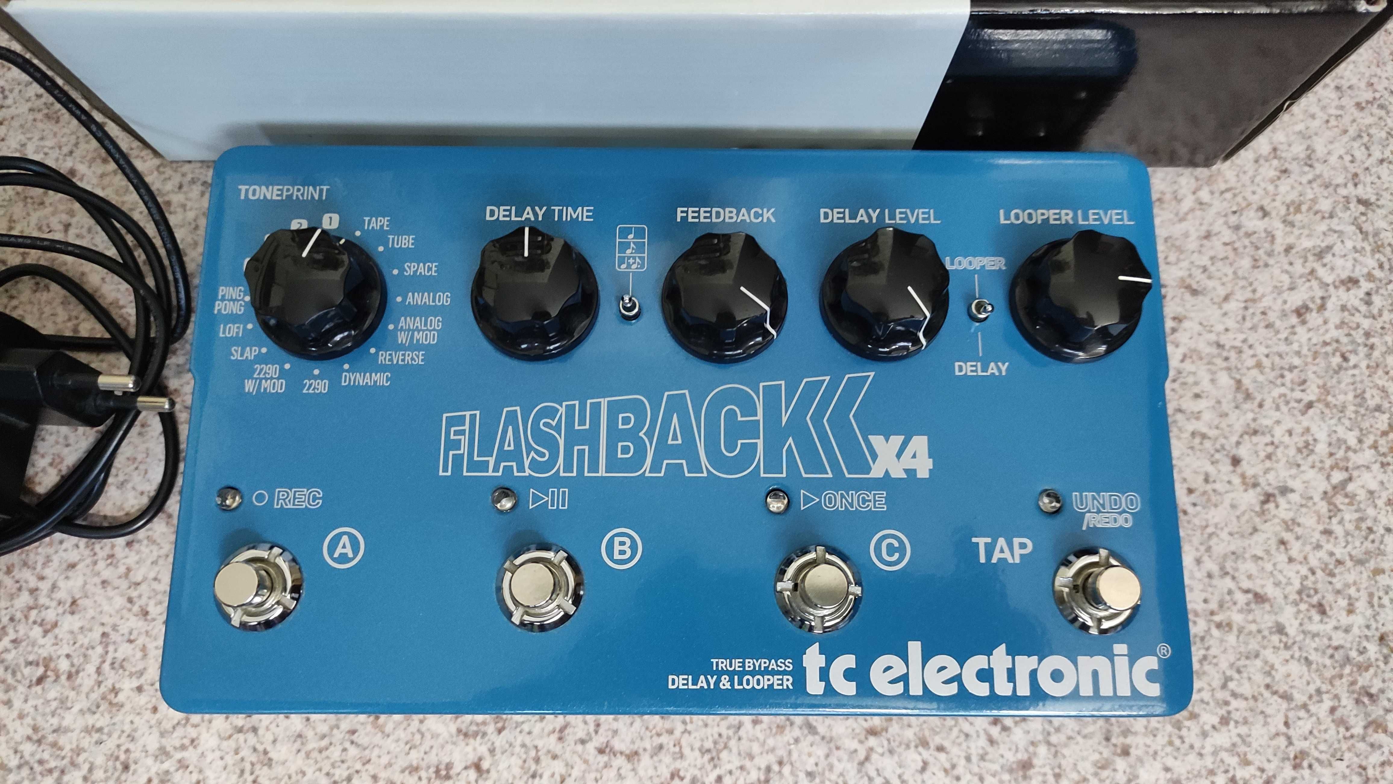 Педаль TC Electronic Flashback X4 Delay Looper