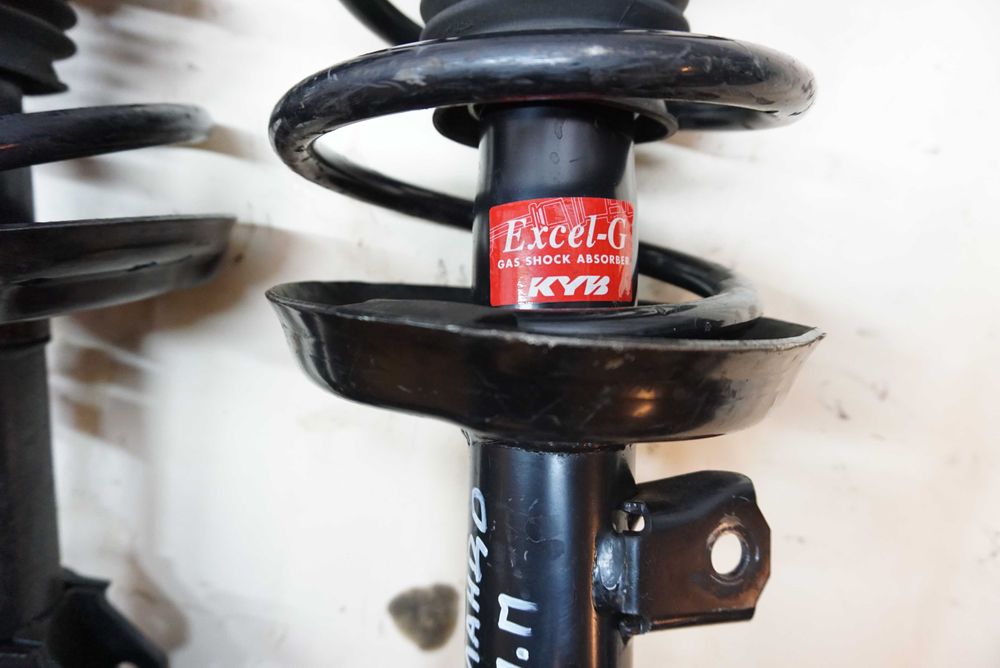 Стійки передні амортизатори Chevrolet Orlando\Шевроле Орландо2.0дизель