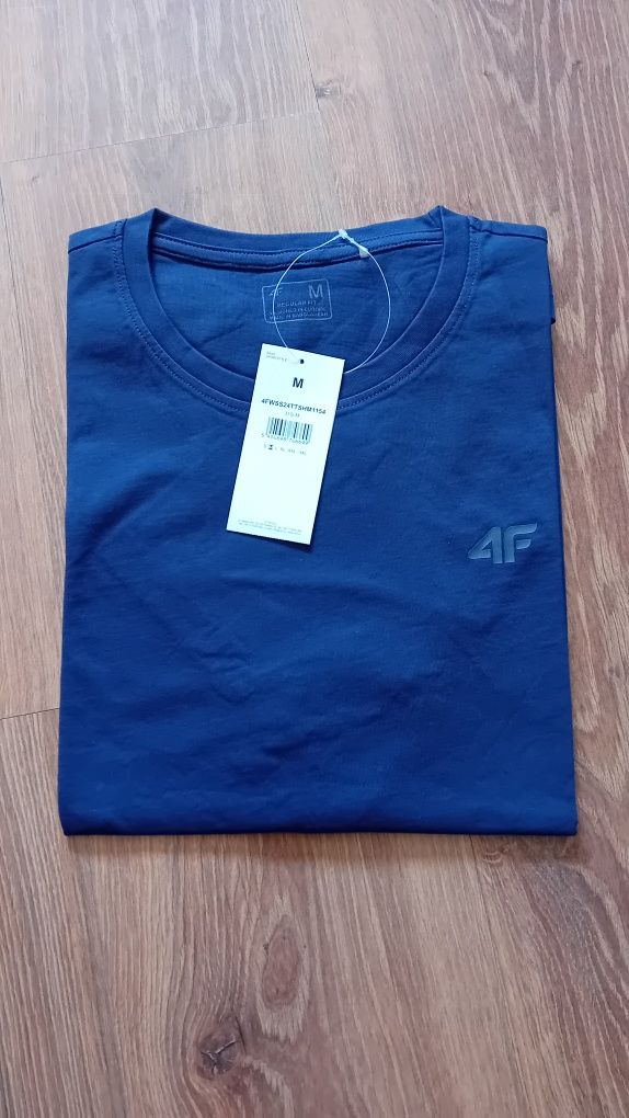Nowy! T-shirt 4F męski fioletowy M z małym logo