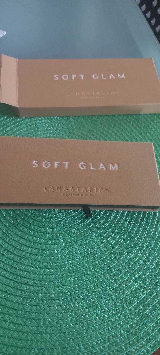 Palete de sombra olhos  nova  solf glam anastasia