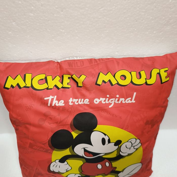 Almofada Disney Mickey Mouse Lados Diferentes Vermelho e Cinza 38cm