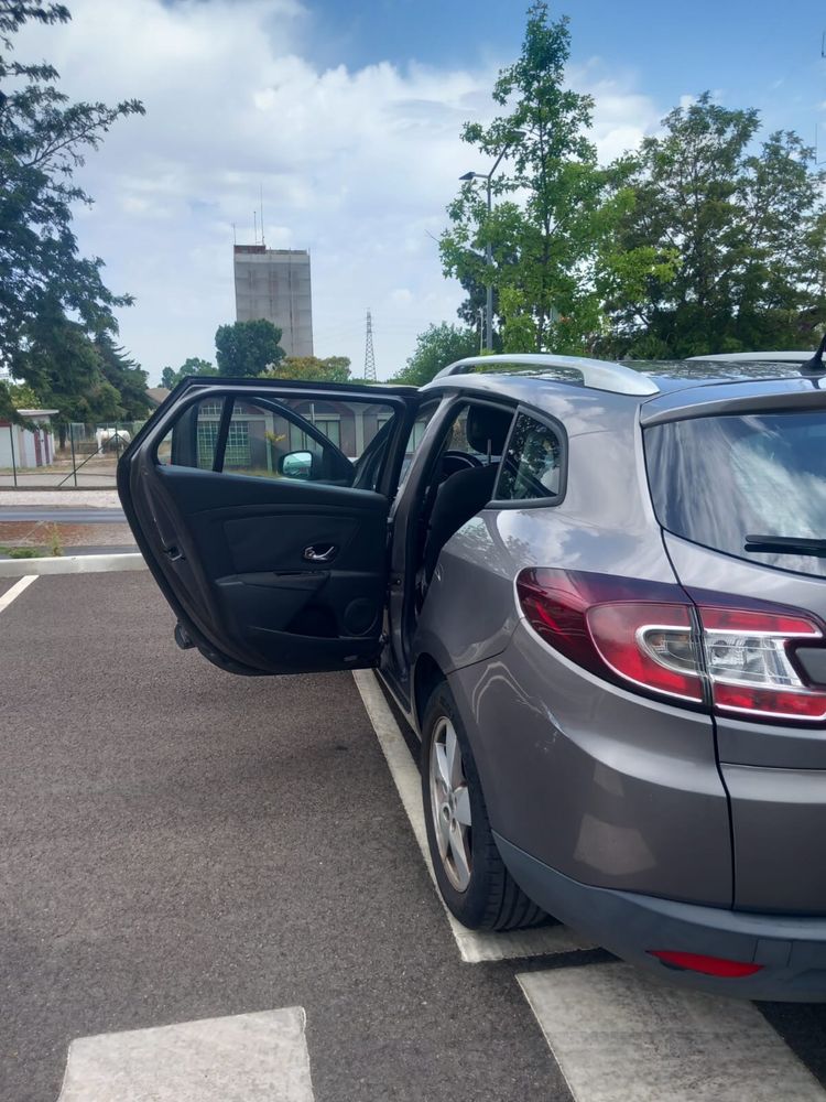 Troco Renault Megane por Comercial 3 Lugares