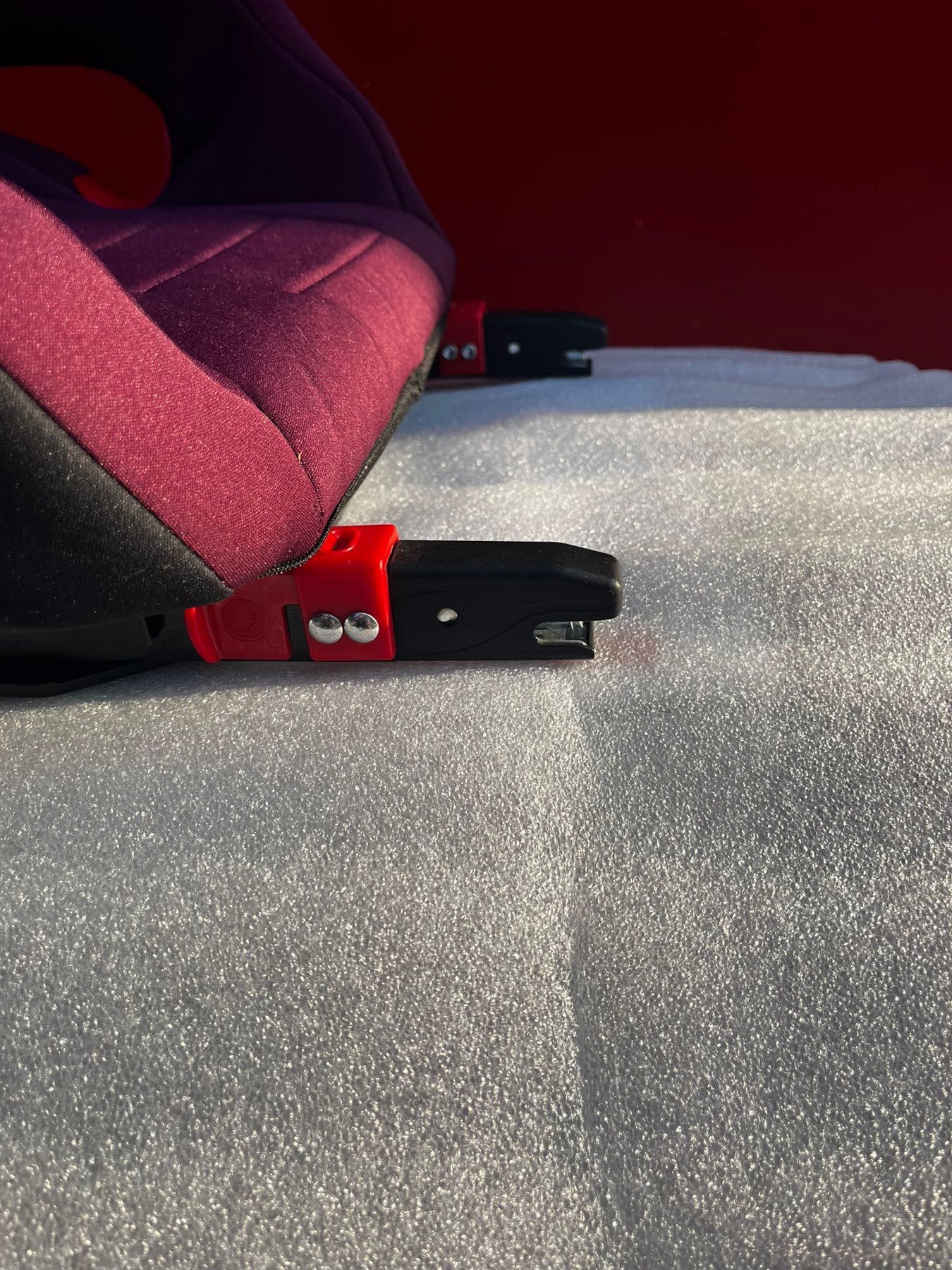 Автокрісло-бустер Caretero Puma Isofix