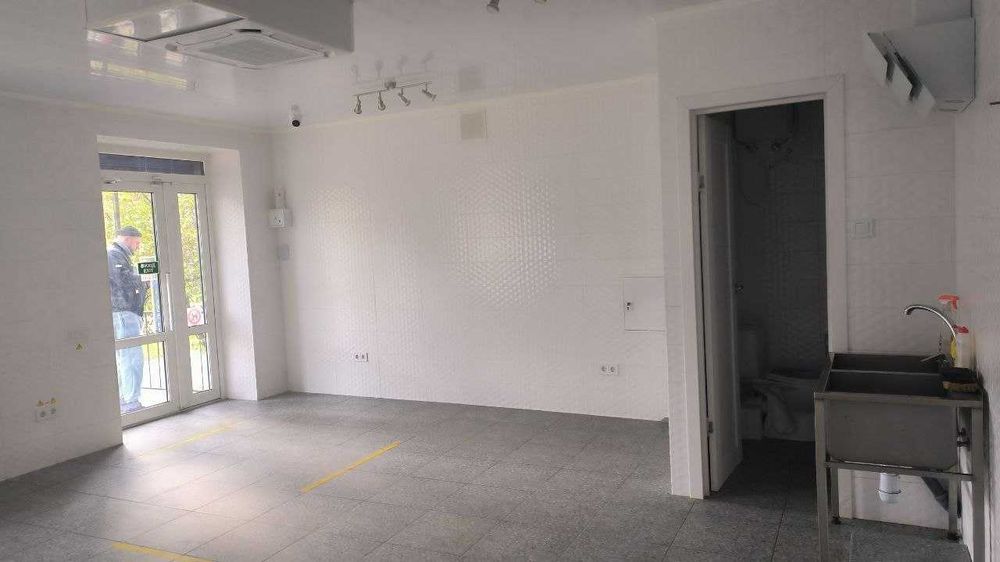 ПРОДАЖ приміщення 31кв. Н/Ф 1 поверх фасад пр. Соборності 16