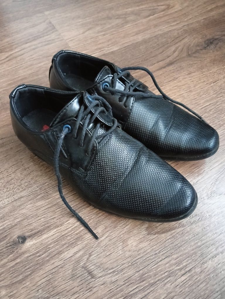 Buty komunijne eleganckie r.32