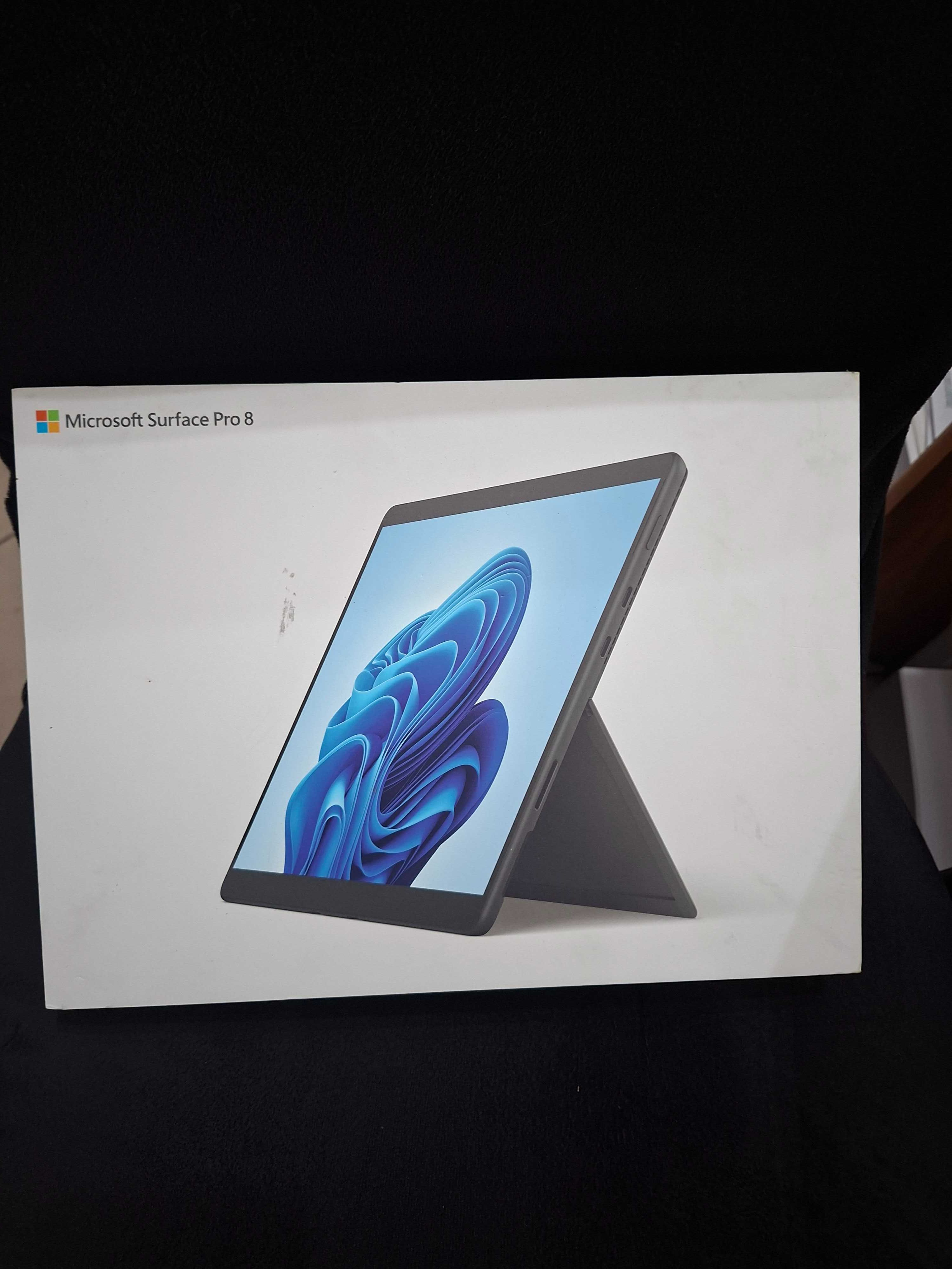 Jak NOWY Microsoft Surface Pro 8 i5 8GB RAM 256GB + klawiatura + rysik