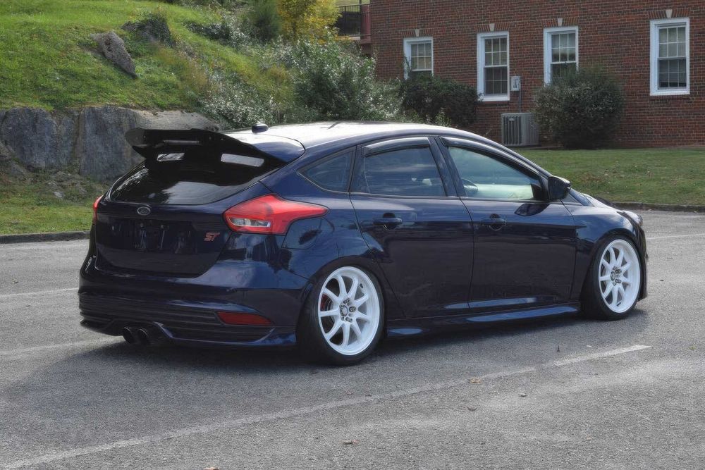 Ford Focus ST      2016