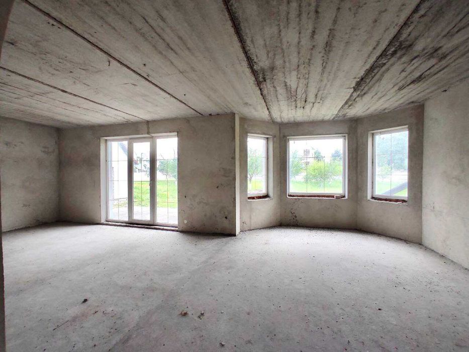 Продається 2-поверховий будинок