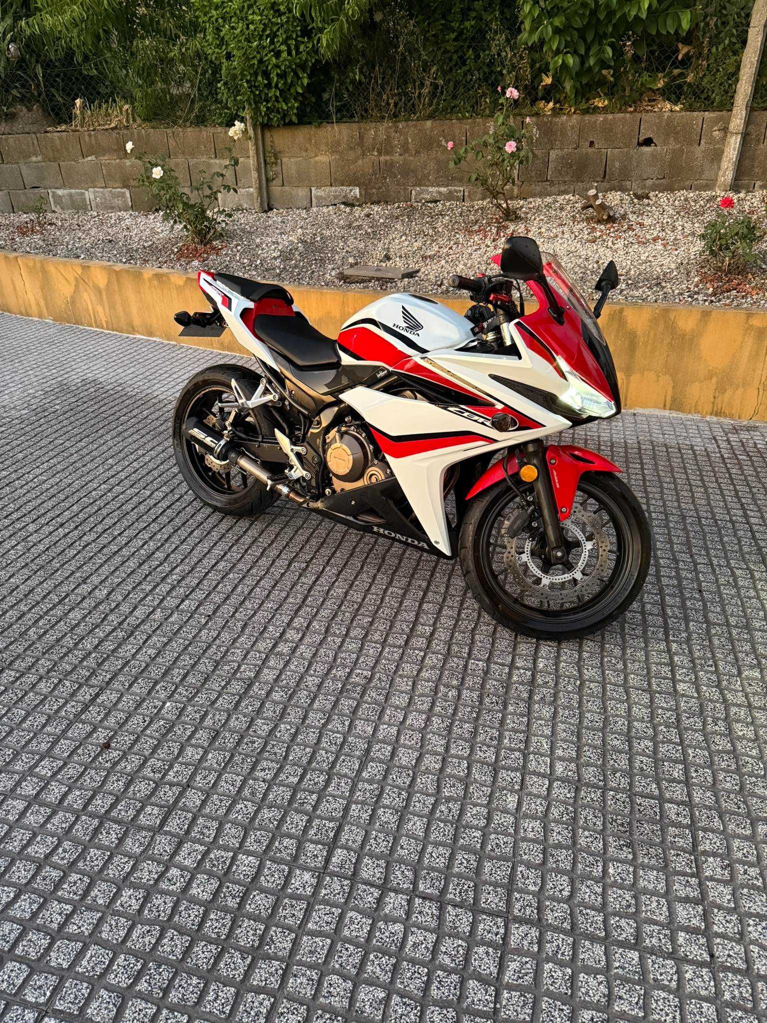 Honda CBR 500 irrepreensível