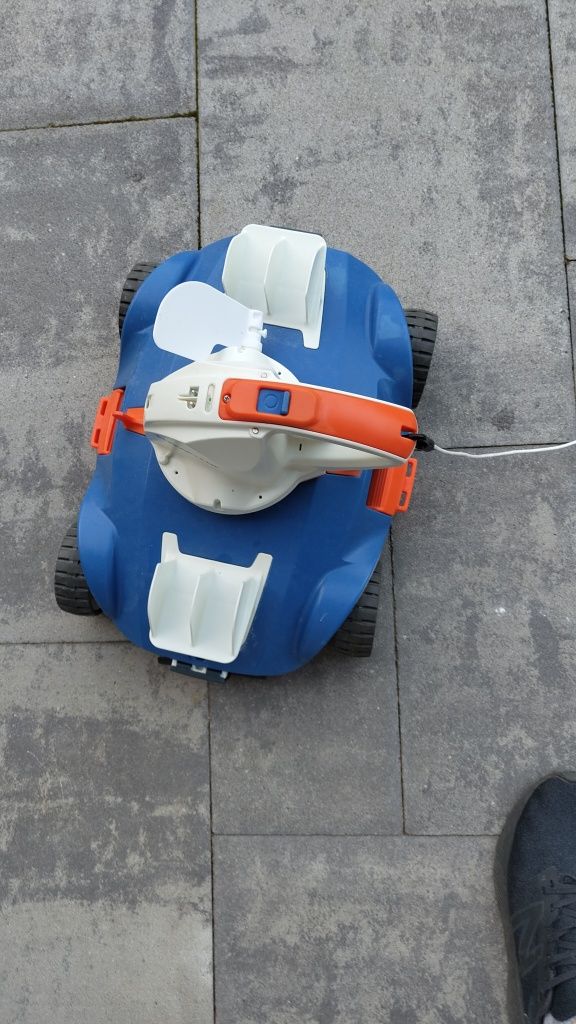 Robot Basenowy Bestway sprawny automatyczny do nie wielkoego basenu