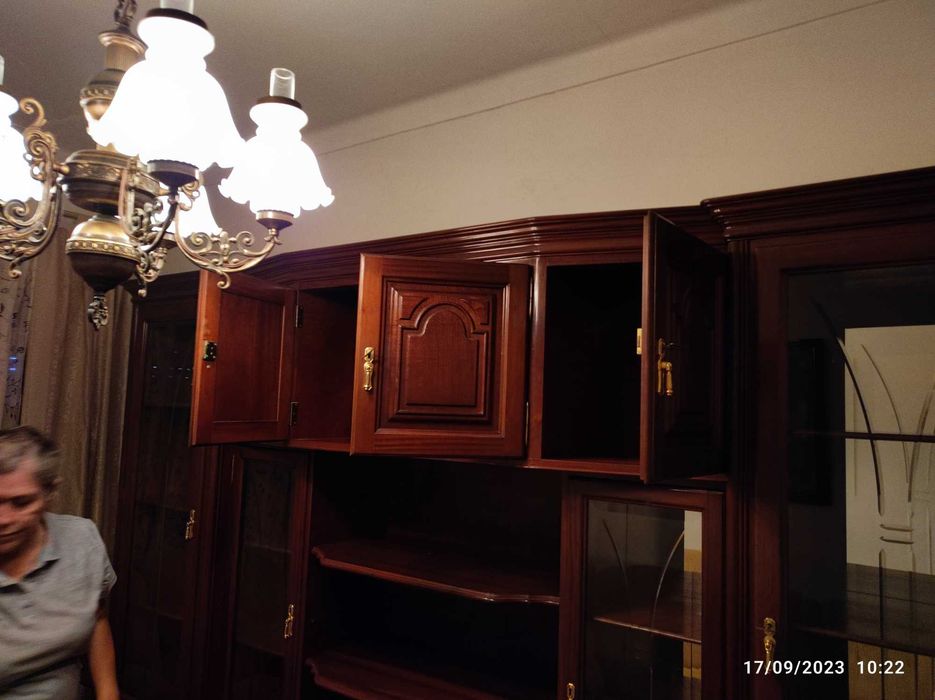 Móvel de Sala, com Cristaleira