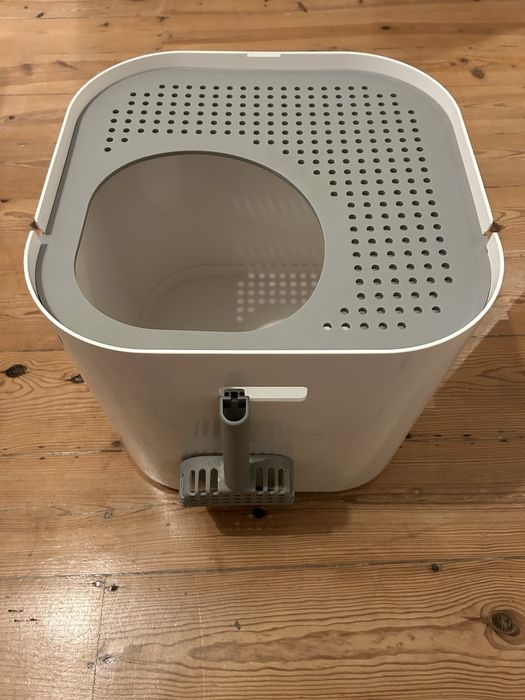 Caixa de areia fechada ModKat para gatos