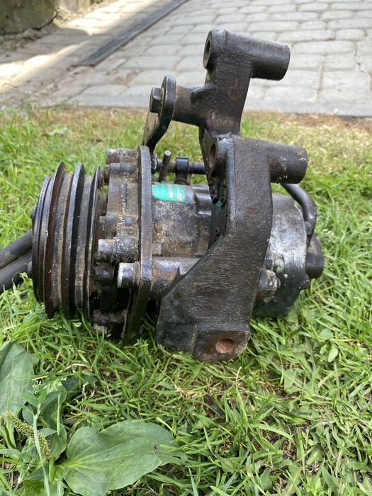 насос кондиціонера на рено магнум