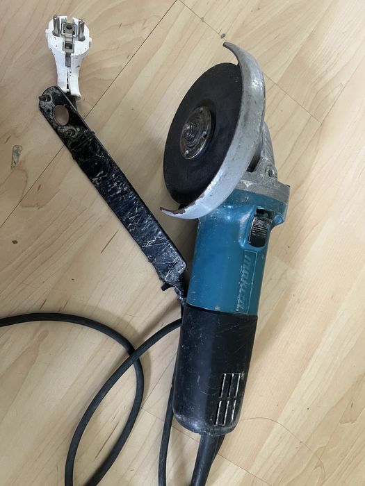 Szlifierka katowa Makita 9558NBR