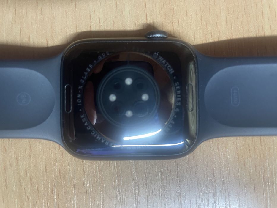 Apple watch 6 series 44mm gps aluminium and ceramic case