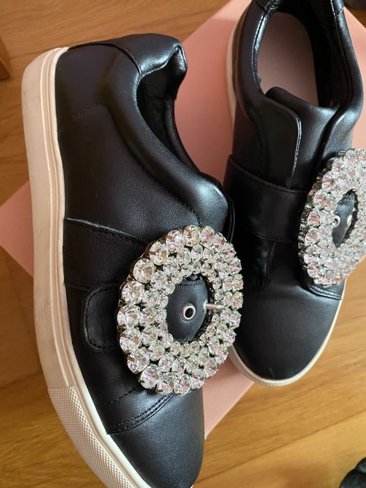 Sapatos UTERKE pele pretos/novos , fivela c brilhantes!