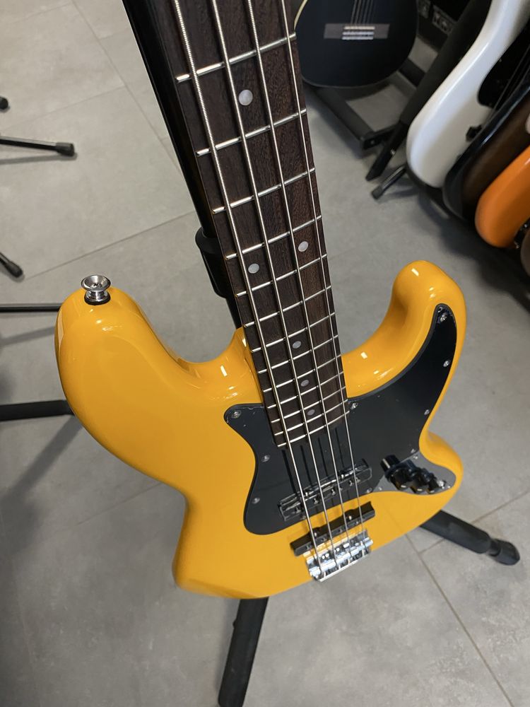 Markbass Yellowbass JB - gitara basowa + POKROWIEC