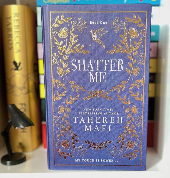 Книга Shatter me Tahereh Mafi (Exclusive Limited Edition)
