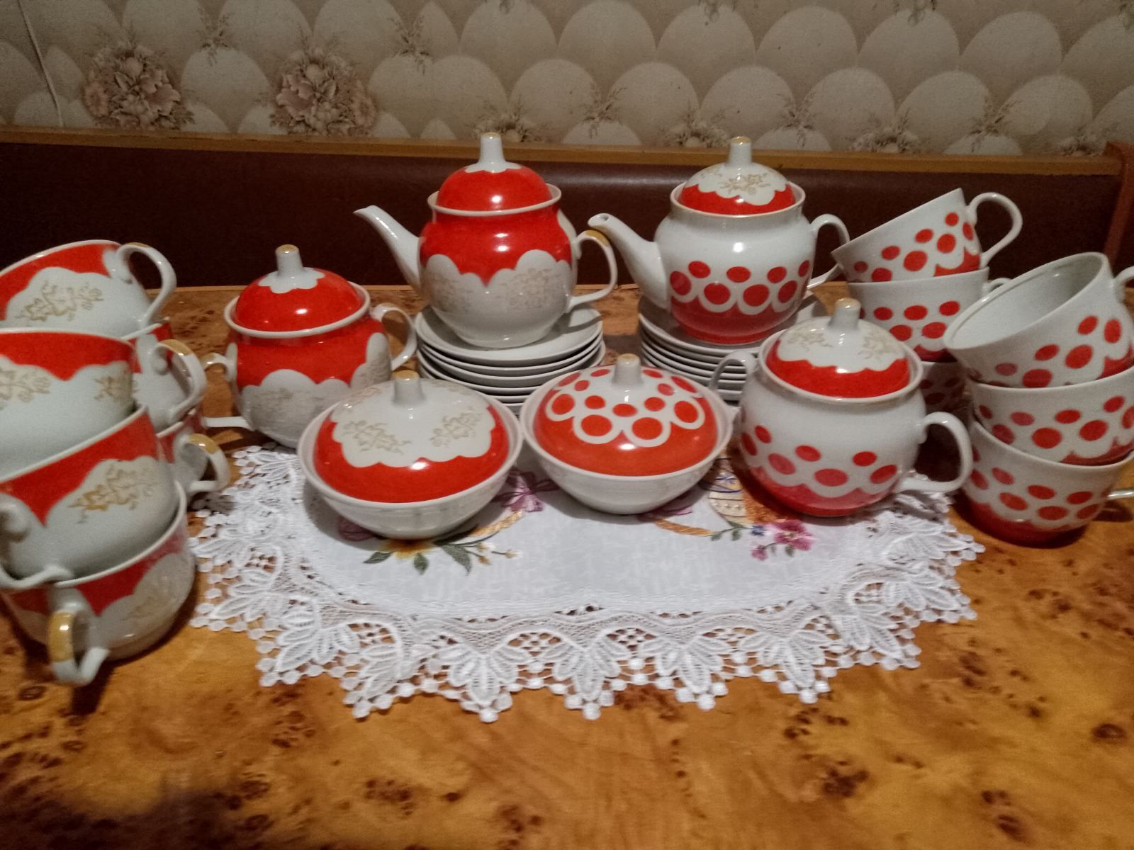 Продам різні нові сервізи