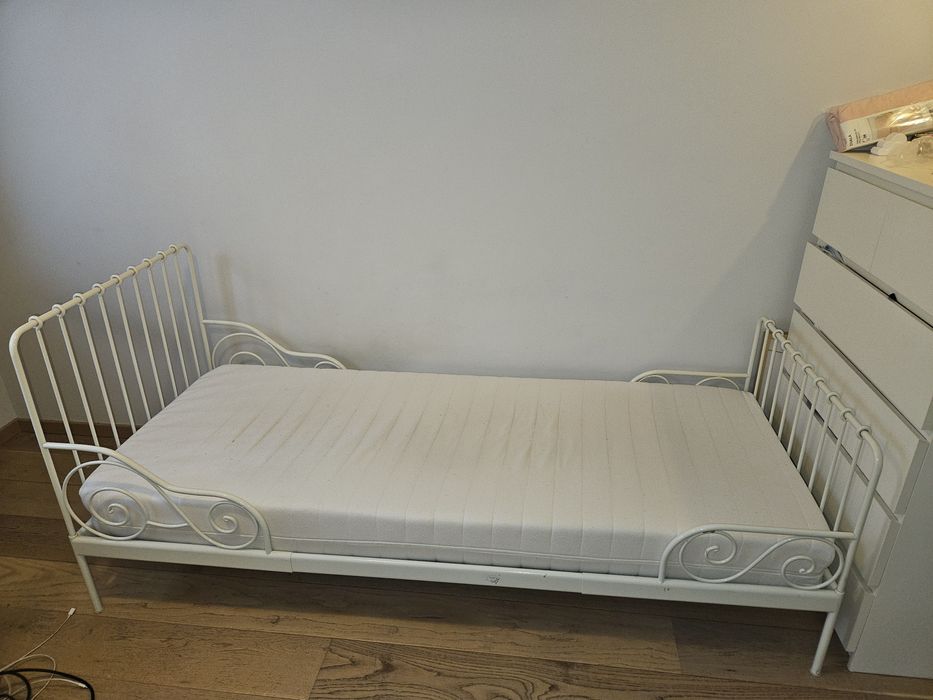 Łóżko Ikea Minnen rozsuwane z materacem