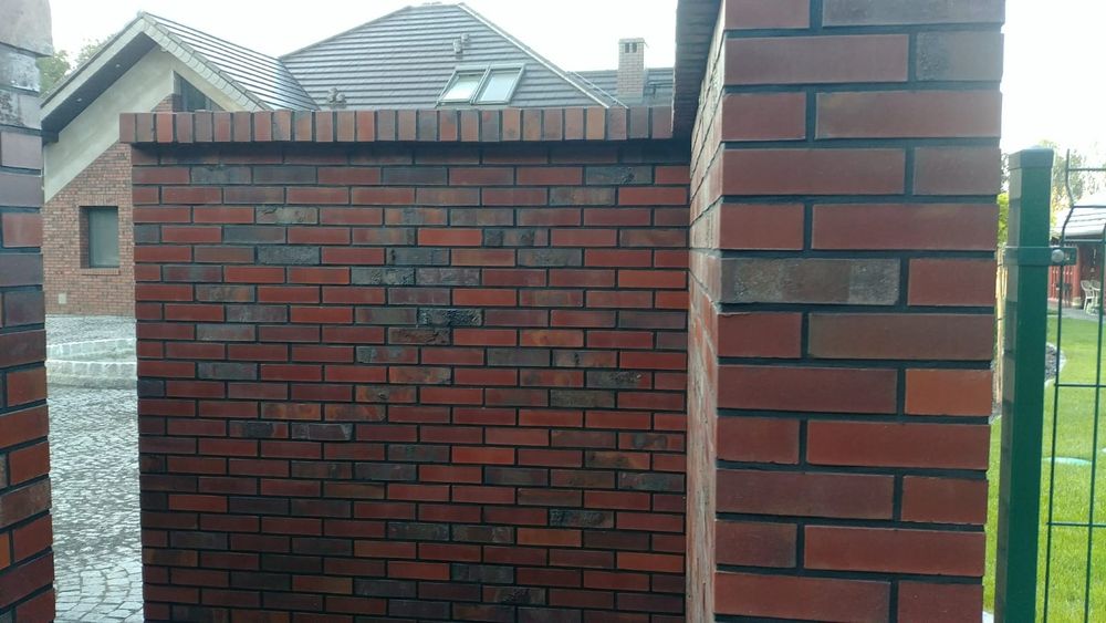 Murowanie z kamienia ,klinkieru i pustaków.