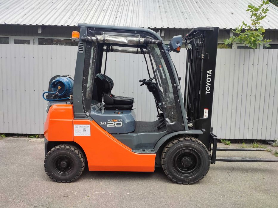 Навантажувач Тойота 2 т  погрузчик газовий TOYOTA 02-8FGF20