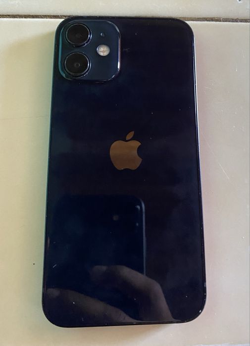 Iphone 12 mini 64% bateria 82%
