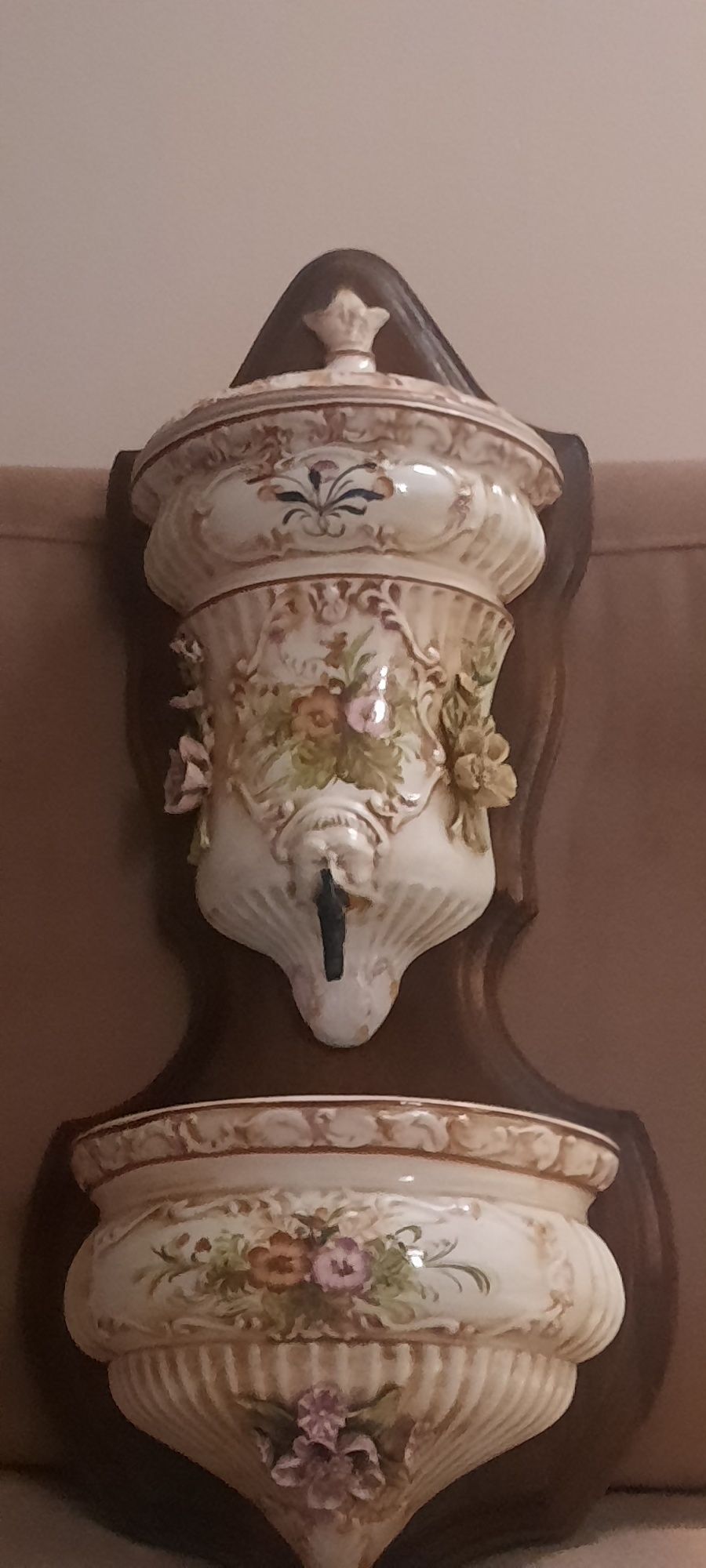 Fonte em porcelana