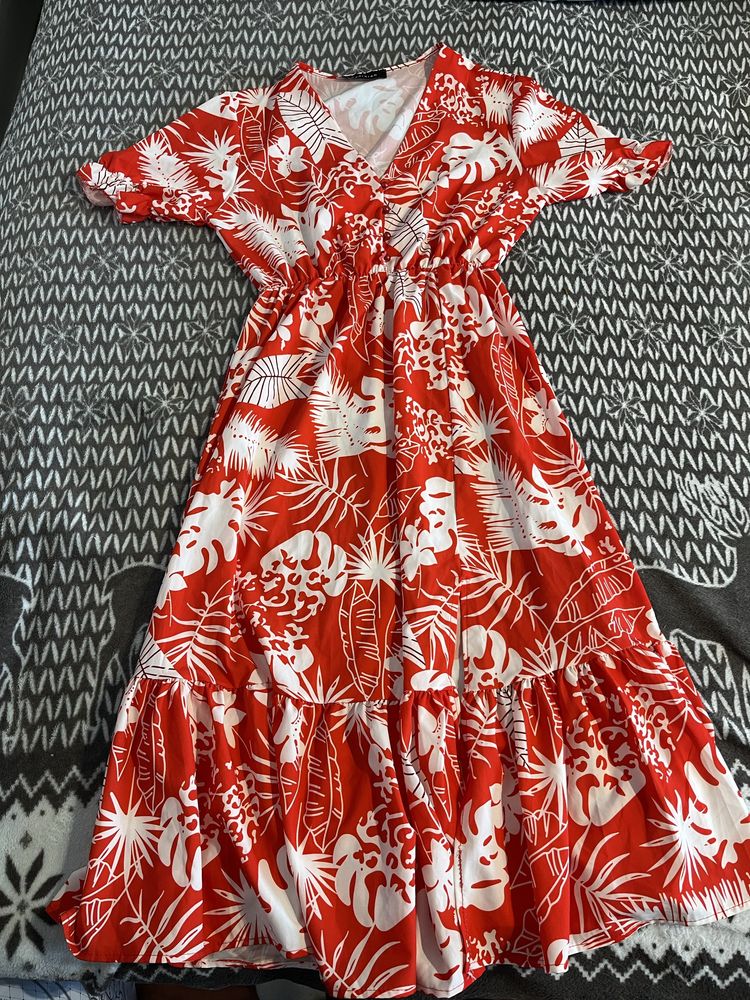 sukienka midi z rozcięciem długa w kwiaty wakacyjna czerwona S 36