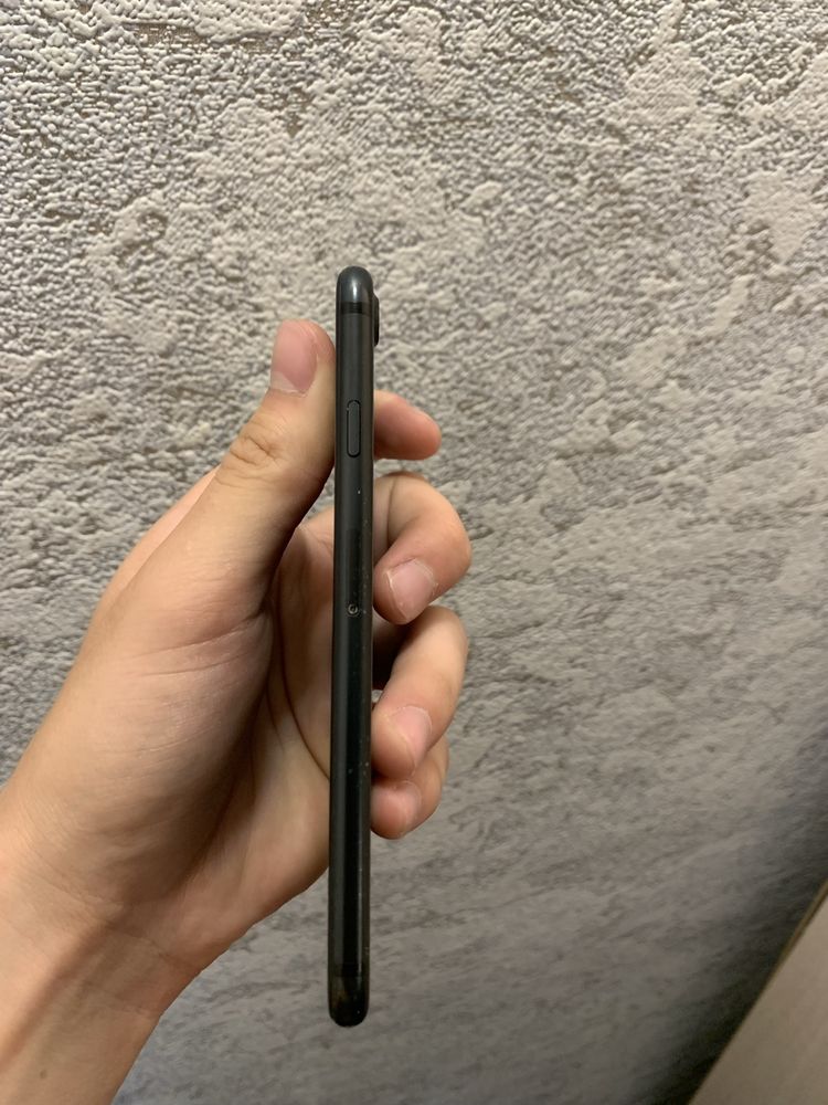 Продам Айфон/Iphone 7 32 gb Black