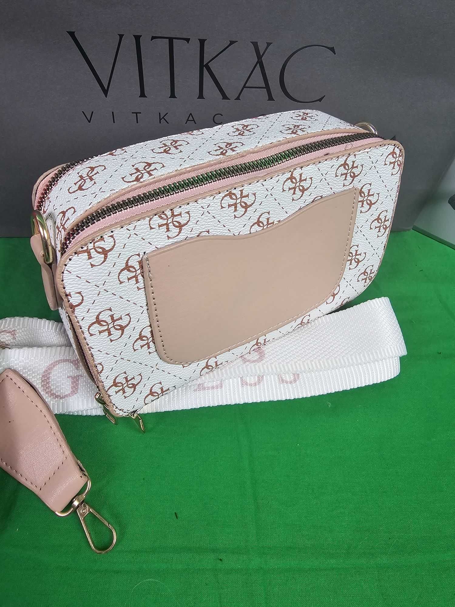 Torba kuferek damski biały Guess torebka