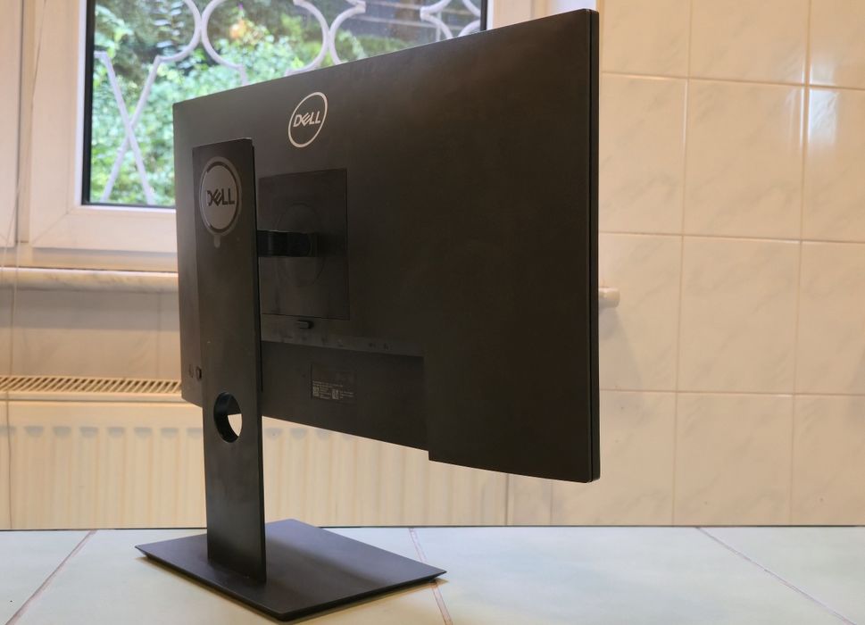 Монитор 24" DELL P2422HE IPS Full HD (DP HDMI USB-C RJ-45)