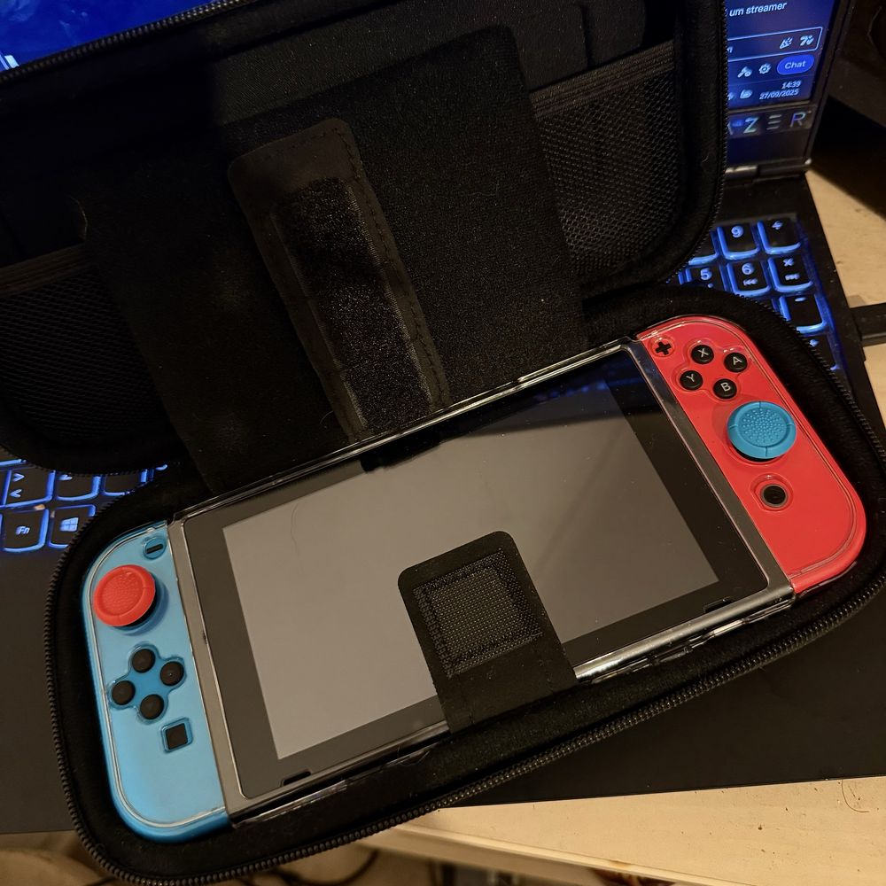 Nintendo Switch + 2 Jogos