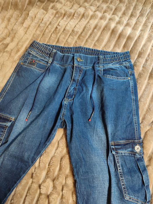 Продам темно сині джинси, нові