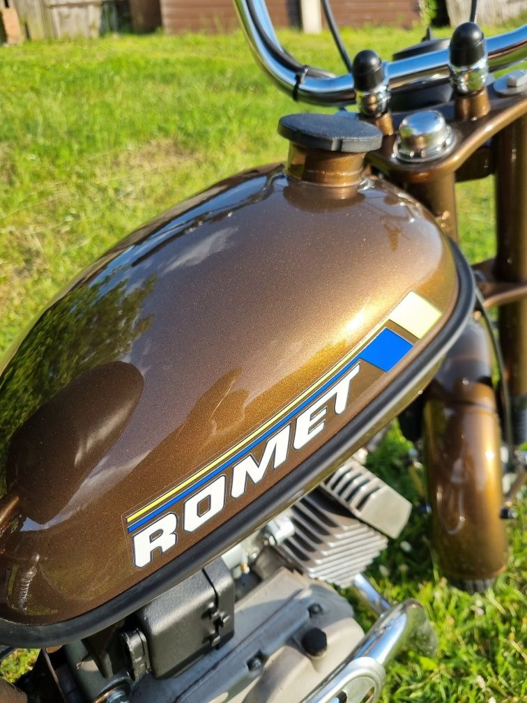Motorynka M2 z koszem/przyczepką Romet pony