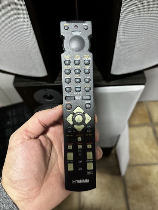 Sistema de som Yamaha/Tannoy