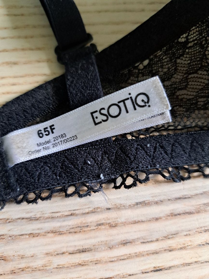 Biustonosz esotiq 65F czarny basic gładki koronka push up stanik