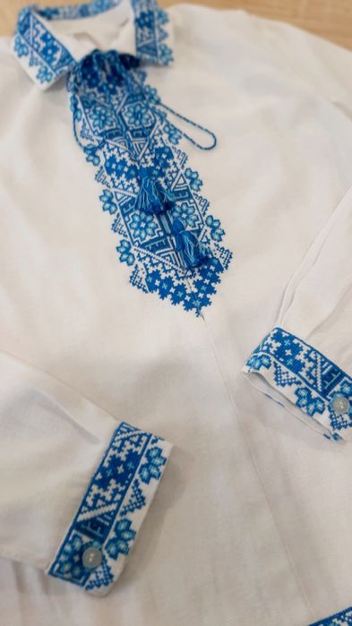 Вишиванка для хлопчика ручної роботи