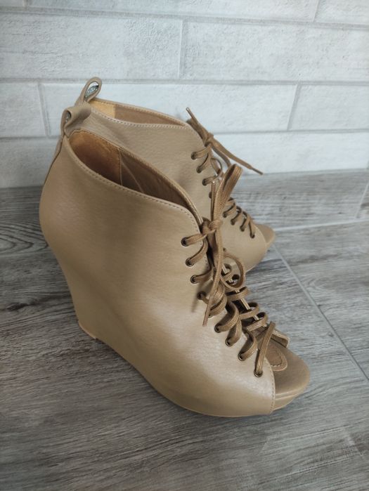 Botki koturny Stradivarius 37