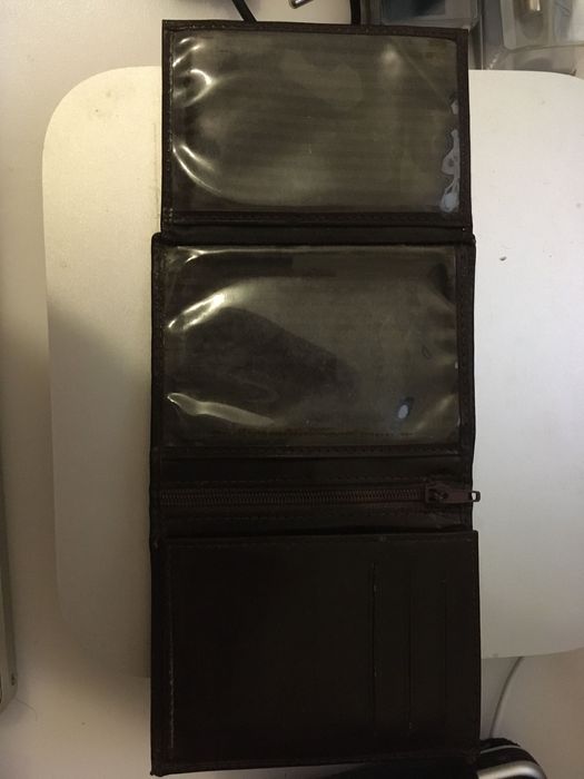 Carteira de Napa castanha escura perfeita